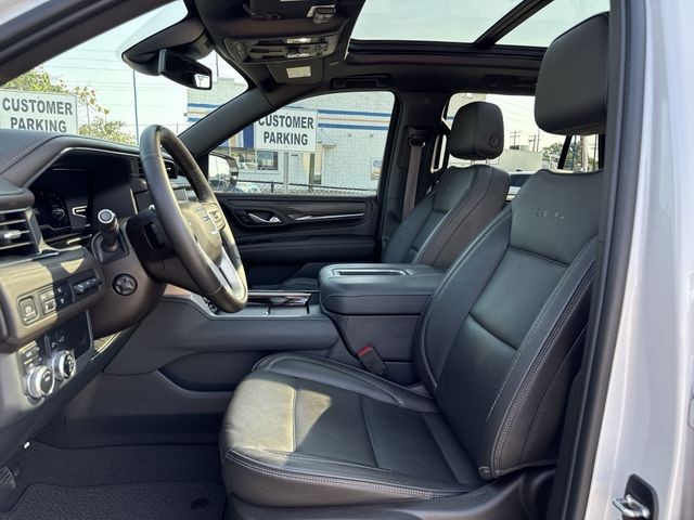 GMC Yukon Vehicle Full-screen Gallery Image 24