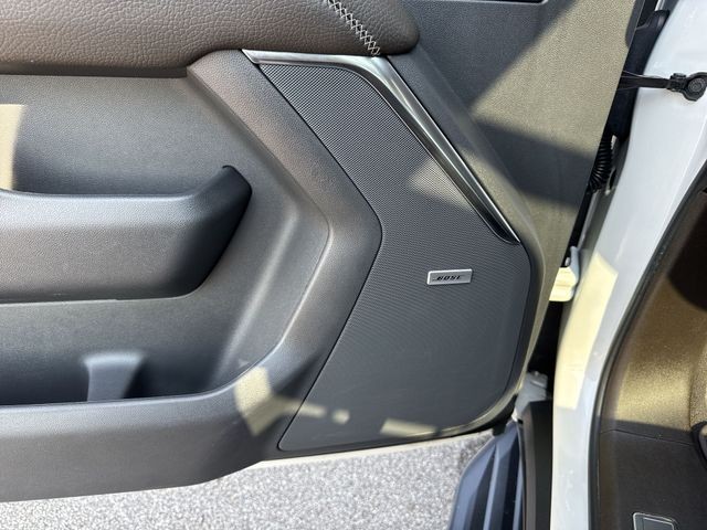 GMC Yukon Vehicle Full-screen Gallery Image 29