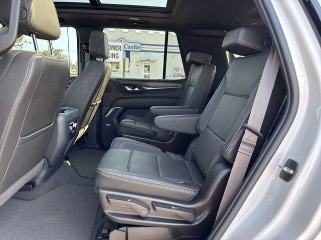 GMC Yukon Vehicle Full-screen Gallery Image 30