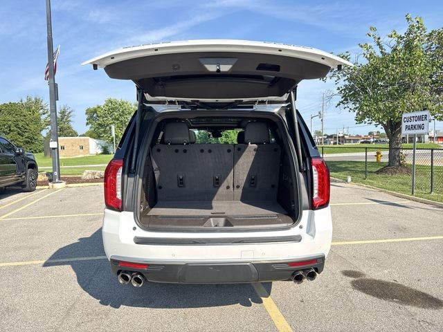 GMC Yukon Vehicle Full-screen Gallery Image 31