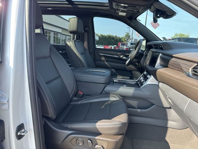 GMC Yukon Vehicle Full-screen Gallery Image 33