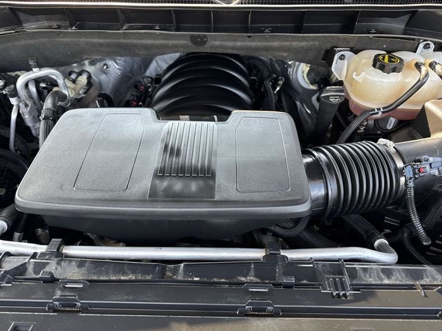 GMC Yukon Vehicle Full-screen Gallery Image 35