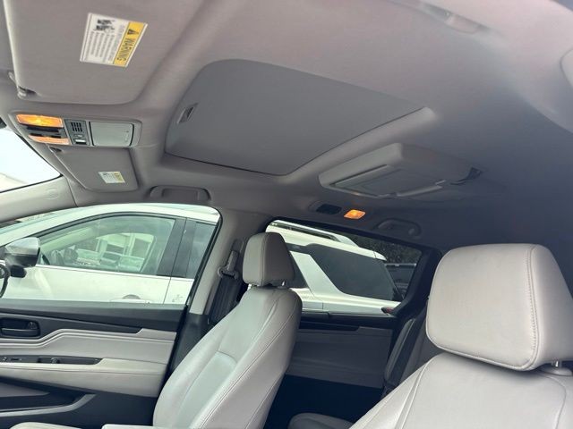 Honda Odyssey Vehicle Full-screen Gallery Image 15