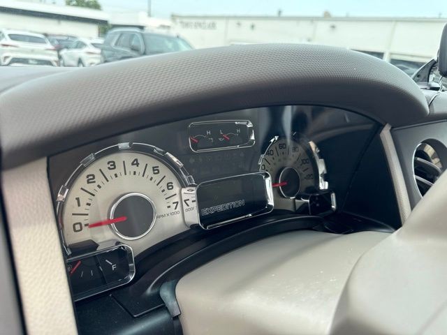 Ford Expedition Vehicle Full-screen Gallery Image 14