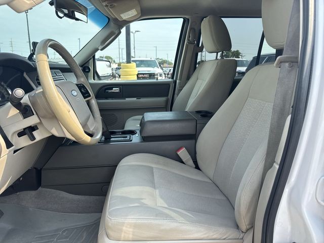 Ford Expedition Vehicle Full-screen Gallery Image 22