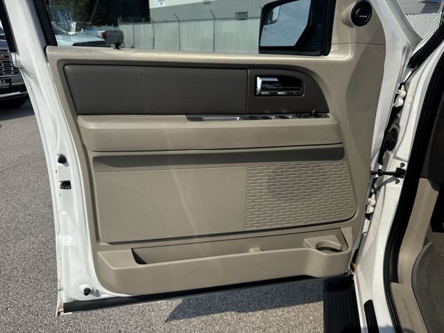 Ford Expedition Vehicle Full-screen Gallery Image 25