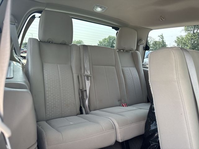 Ford Expedition Vehicle Full-screen Gallery Image 29