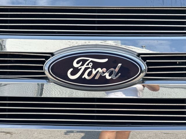 Ford Expedition Vehicle Full-screen Gallery Image 33