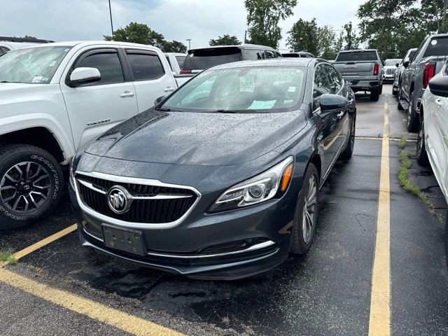 Buick LaCrosse Vehicle Full-screen Gallery Image 02