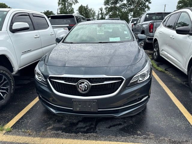 Buick LaCrosse Vehicle Full-screen Gallery Image 03
