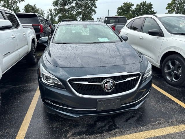 Buick LaCrosse Vehicle Full-screen Gallery Image 04