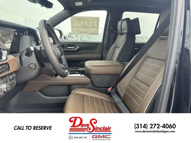 GMC Yukon Vehicle Full-screen Gallery Image 11