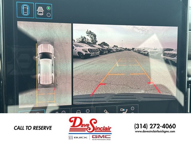 GMC Yukon Vehicle Full-screen Gallery Image 17