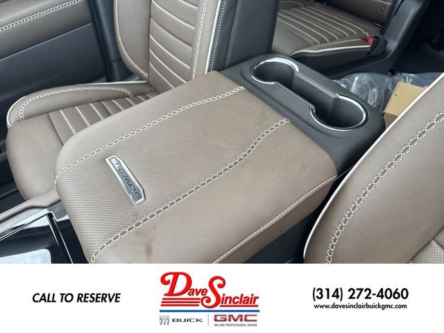 GMC Yukon Vehicle Full-screen Gallery Image 21