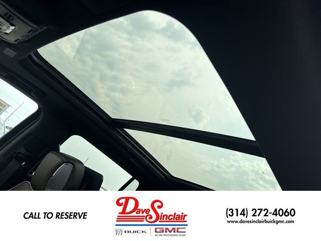 GMC Yukon Vehicle Full-screen Gallery Image 22