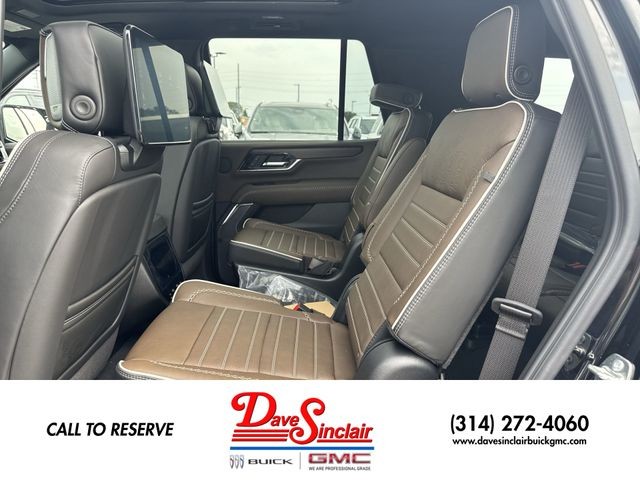 GMC Yukon Vehicle Full-screen Gallery Image 23