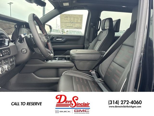 GMC Yukon XL Vehicle Full-screen Gallery Image 11