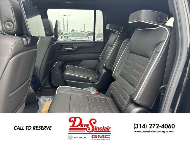 GMC Yukon XL Vehicle Full-screen Gallery Image 23