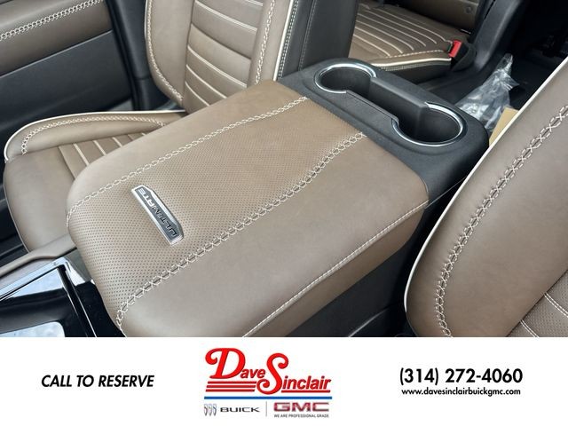GMC Yukon Vehicle Full-screen Gallery Image 21