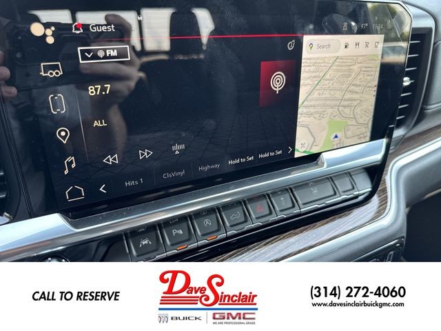 GMC Sierra 1500 Vehicle Full-screen Gallery Image 16