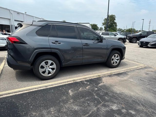 Toyota RAV4 Vehicle Full-screen Gallery Image 05