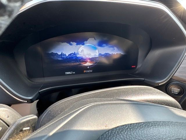 Ford Escape Vehicle Full-screen Gallery Image 11