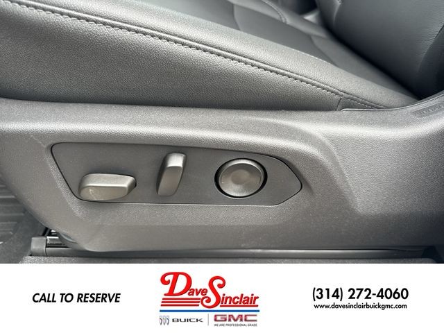 GMC Sierra 1500 Vehicle Full-screen Gallery Image 12