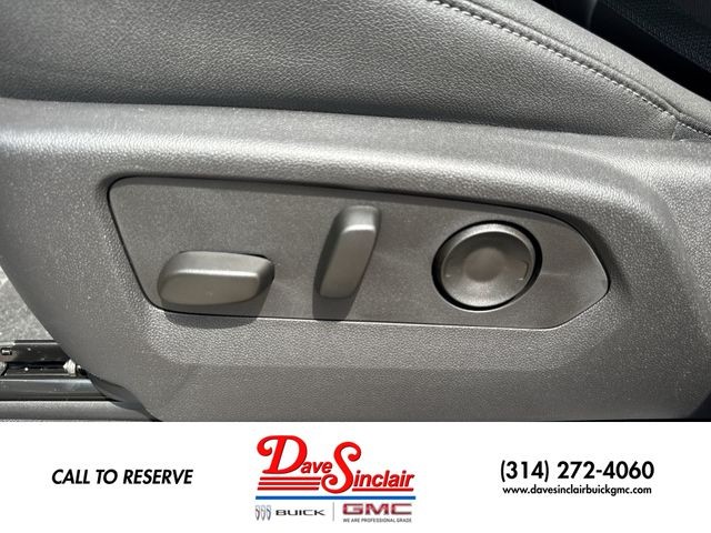 GMC Sierra 1500 Vehicle Full-screen Gallery Image 12