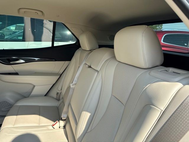 Buick Envision Vehicle Full-screen Gallery Image 06