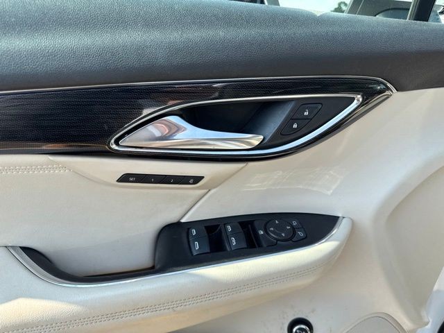 Buick Envision Vehicle Full-screen Gallery Image 11