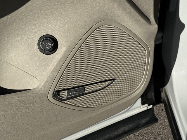 Buick Envision Vehicle Full-screen Gallery Image 28