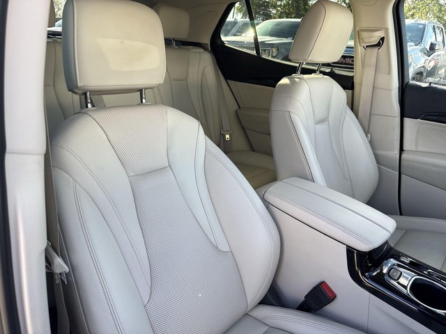 Buick Envision Vehicle Full-screen Gallery Image 32