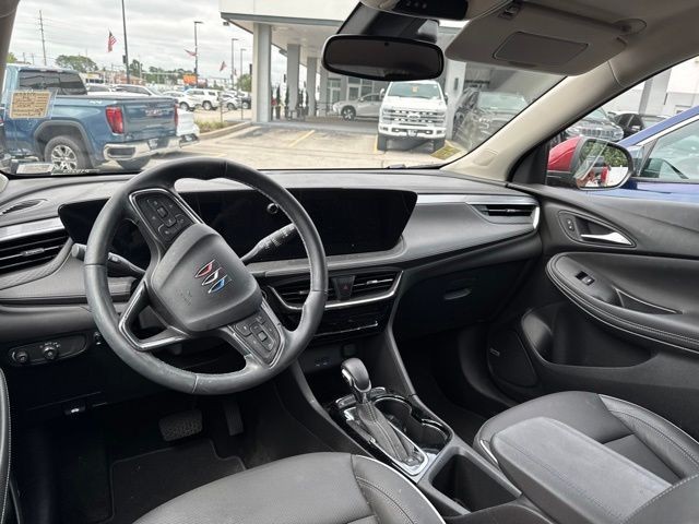 Buick Encore GX Vehicle Full-screen Gallery Image 13