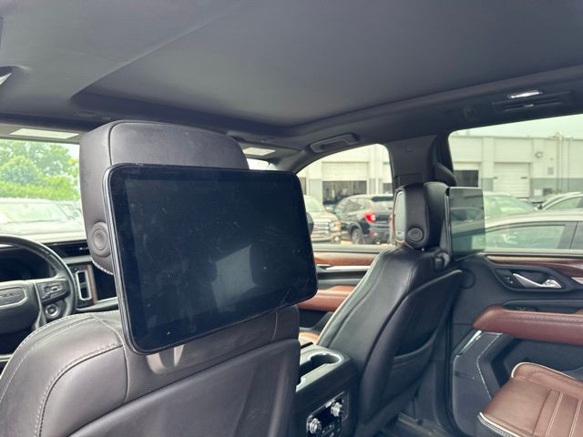 GMC Yukon Vehicle Full-screen Gallery Image 06