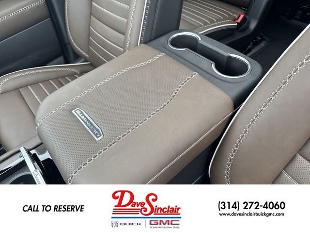 GMC Yukon Vehicle Full-screen Gallery Image 21
