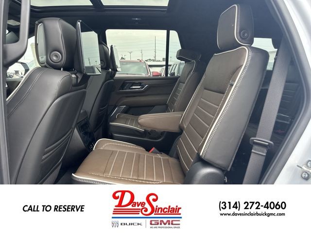 GMC Yukon Vehicle Full-screen Gallery Image 23