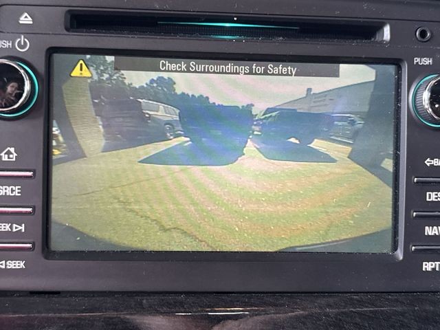 GMC Savana Cargo Van Vehicle Full-screen Gallery Image 19