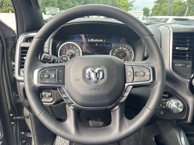 Ram 1500 Vehicle Full-screen Gallery Image 14