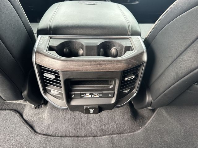 Ram 1500 Vehicle Full-screen Gallery Image 25
