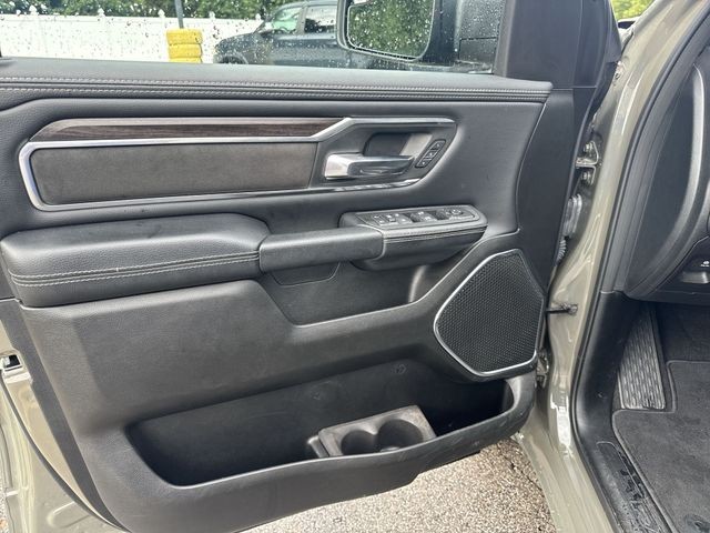 Ram 1500 Vehicle Full-screen Gallery Image 26