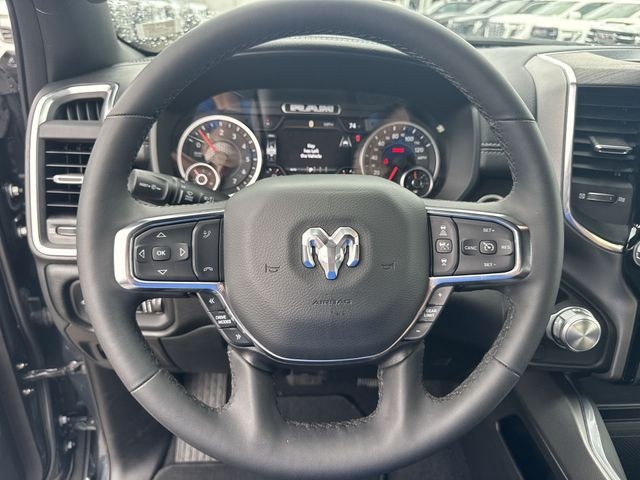 Ram 1500 Vehicle Full-screen Gallery Image 14