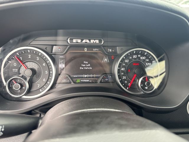 Ram 1500 Vehicle Full-screen Gallery Image 15