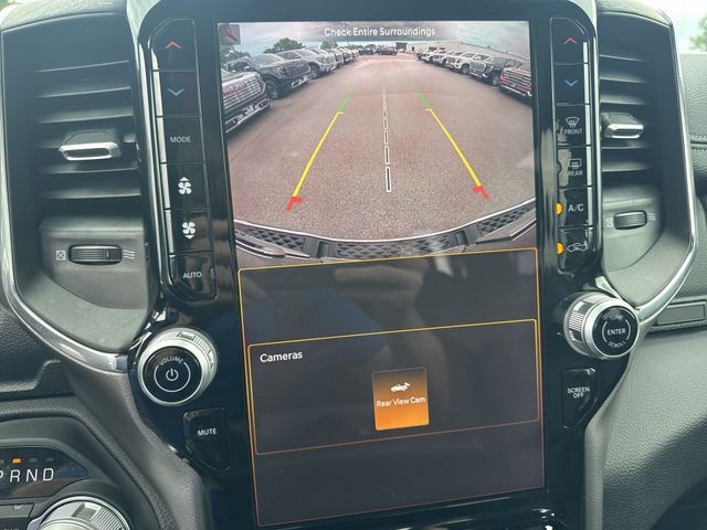 Ram 1500 Vehicle Full-screen Gallery Image 19
