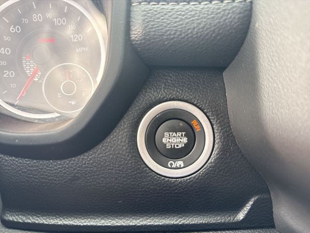 Ram 1500 Vehicle Full-screen Gallery Image 21