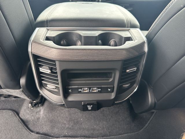 Ram 1500 Vehicle Full-screen Gallery Image 25