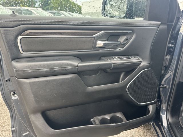 Ram 1500 Vehicle Full-screen Gallery Image 26