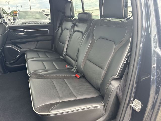 Ram 1500 Vehicle Full-screen Gallery Image 28