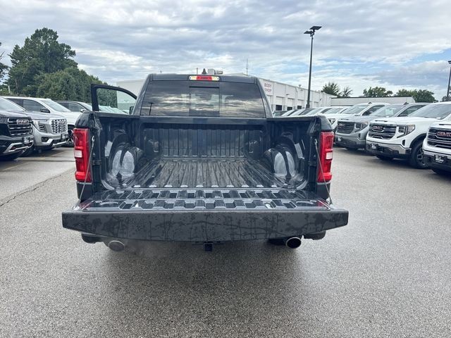 Ram 1500 Vehicle Full-screen Gallery Image 29