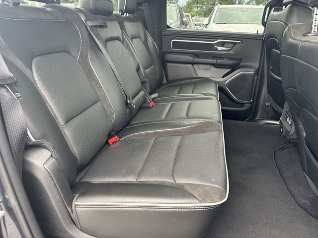 Ram 1500 Vehicle Full-screen Gallery Image 30