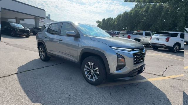 Chevrolet Equinox Vehicle Full-screen Gallery Image 02
